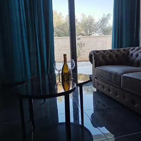 Prova M Villa Jezera