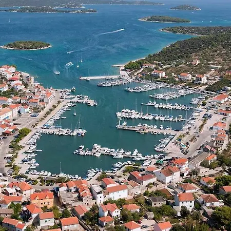 Prova M Villa Jezera